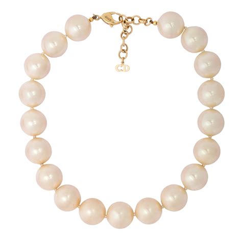 dior pearl neclace